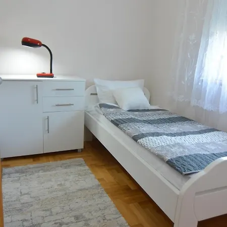 Apartment Nidza