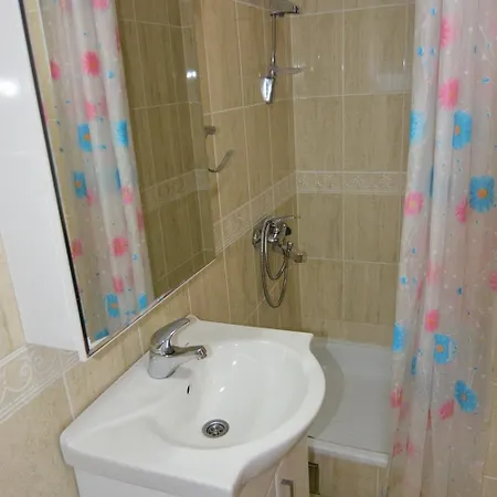 Nidza Apartment *